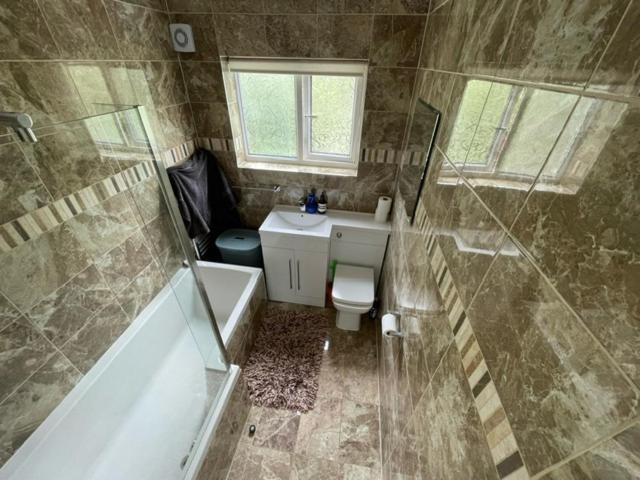 Family Home With Easy Commute To London! Κρόιντον Εξωτερικό φωτογραφία